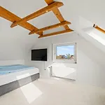 With 2 Bedrooms Apartment