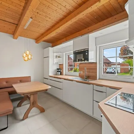 With 2 Bedrooms Timmel