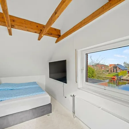 With 2 Bedrooms *