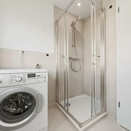 With 2 Bedrooms *