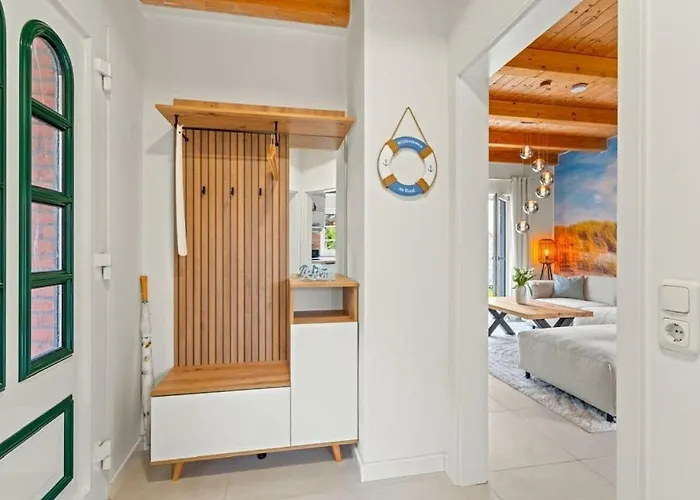 With 2 Bedrooms * Timmel