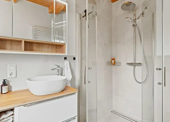 With 2 Bedrooms Timmel