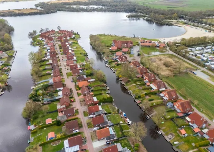 With 2 Bedrooms * Timmel